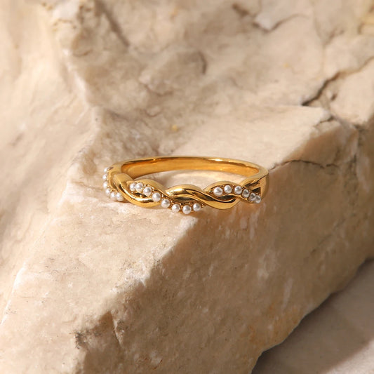Ursa 18K Gold Twisted Pearl Ring