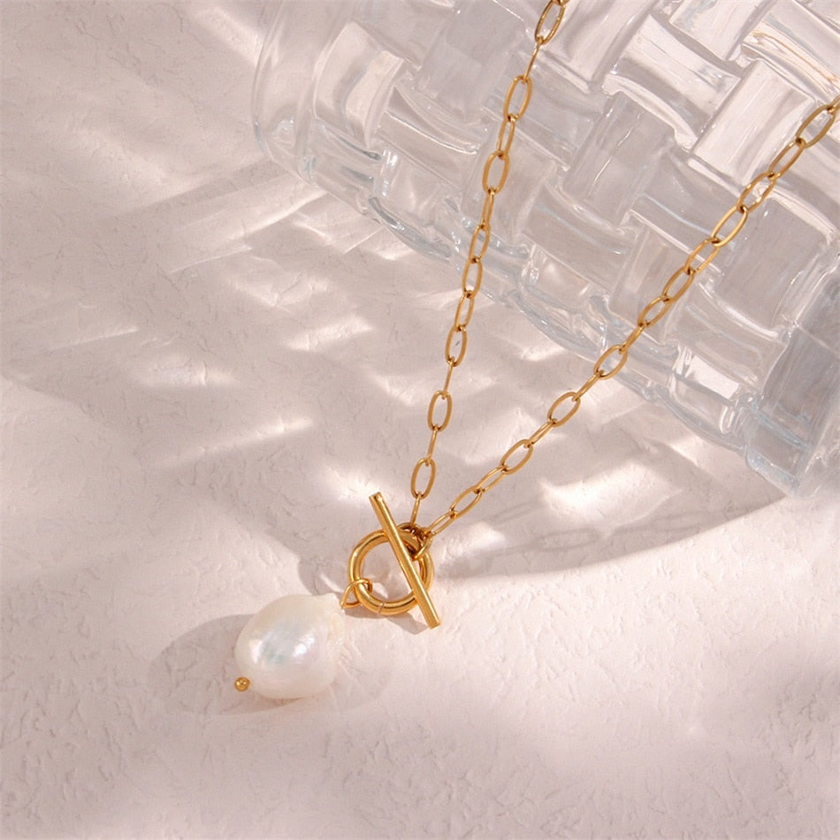 Mona Freshwater Pearl Necklace